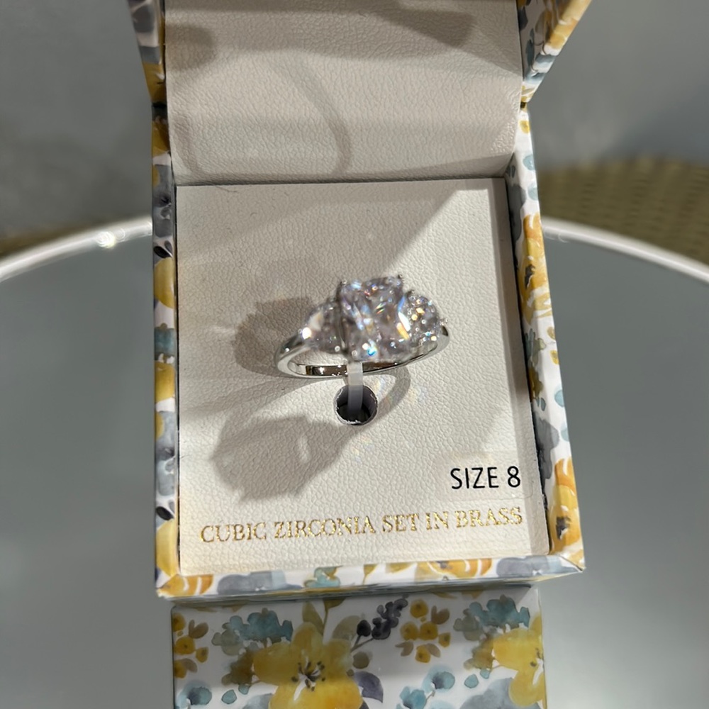 Audrey J ring size 8 cubic zirconia set in brass Brilliant sparkle NIB